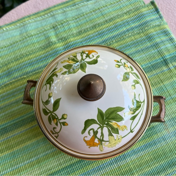 Asta German Porcelain Yellow Floral Enamel Cookware 8.5 - Picture 3 of 12